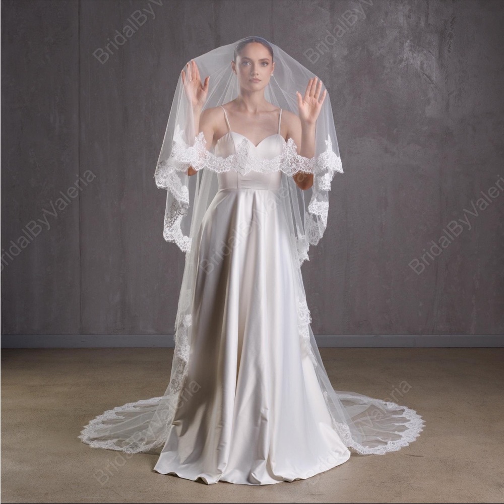 Cathedral Length Lace Trim Veil – Classic Ivory Bridal Veil - Picture 4 of 5
